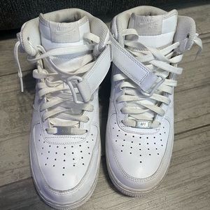 White AF1 in good condition